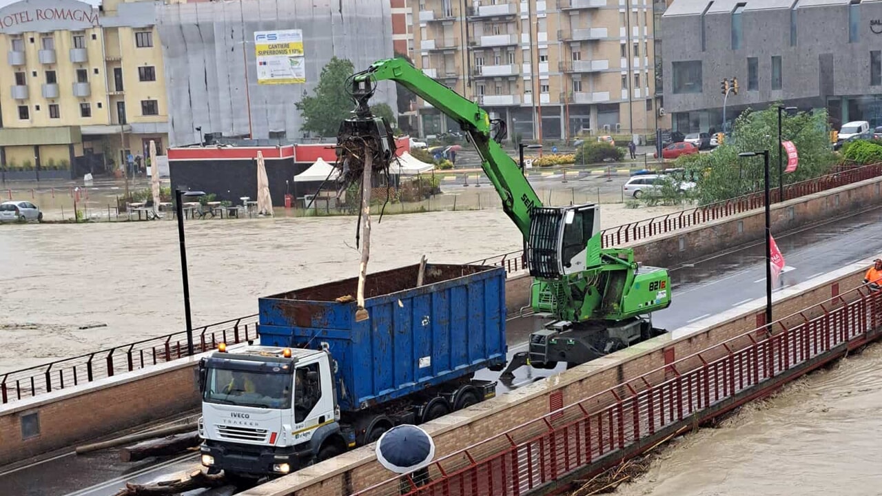 İtalya sel taşkınlarıyla mücadele ediyor